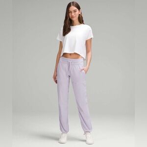 Lululemon Dance Studio Mid-Rise Pant *Regular
Lilac Ether light purple pastel